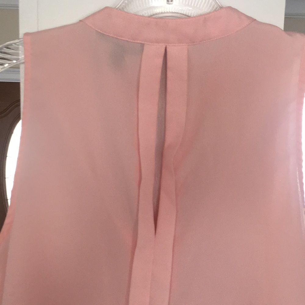 Banana Republic Sleeveless Shirt - Picture 3 of 6